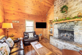 2 Mi to Skiing Blue Ridge Mtn Cabin with Hot Tub!